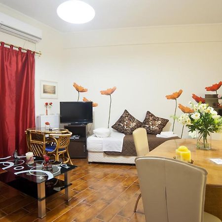 Athina Apartment Delfi Esterno foto